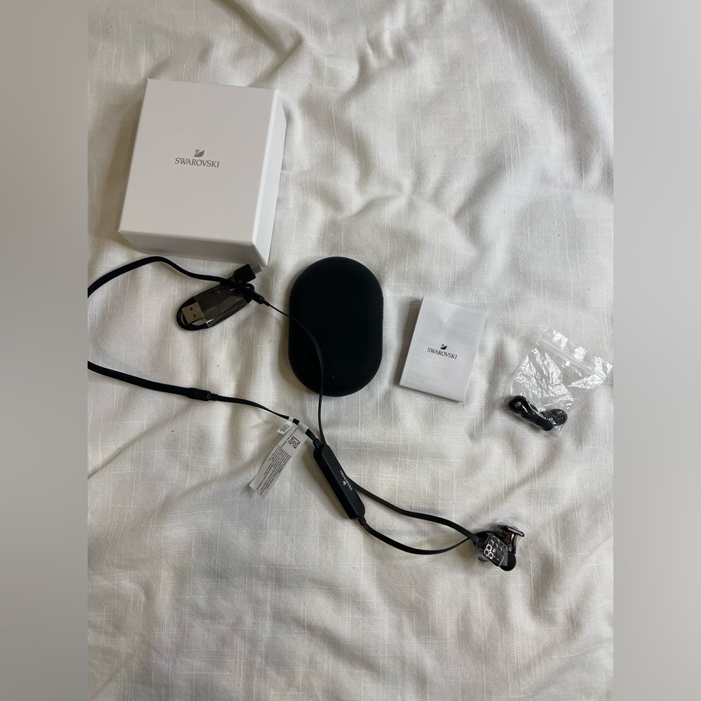 Swarovski crystal earbuds